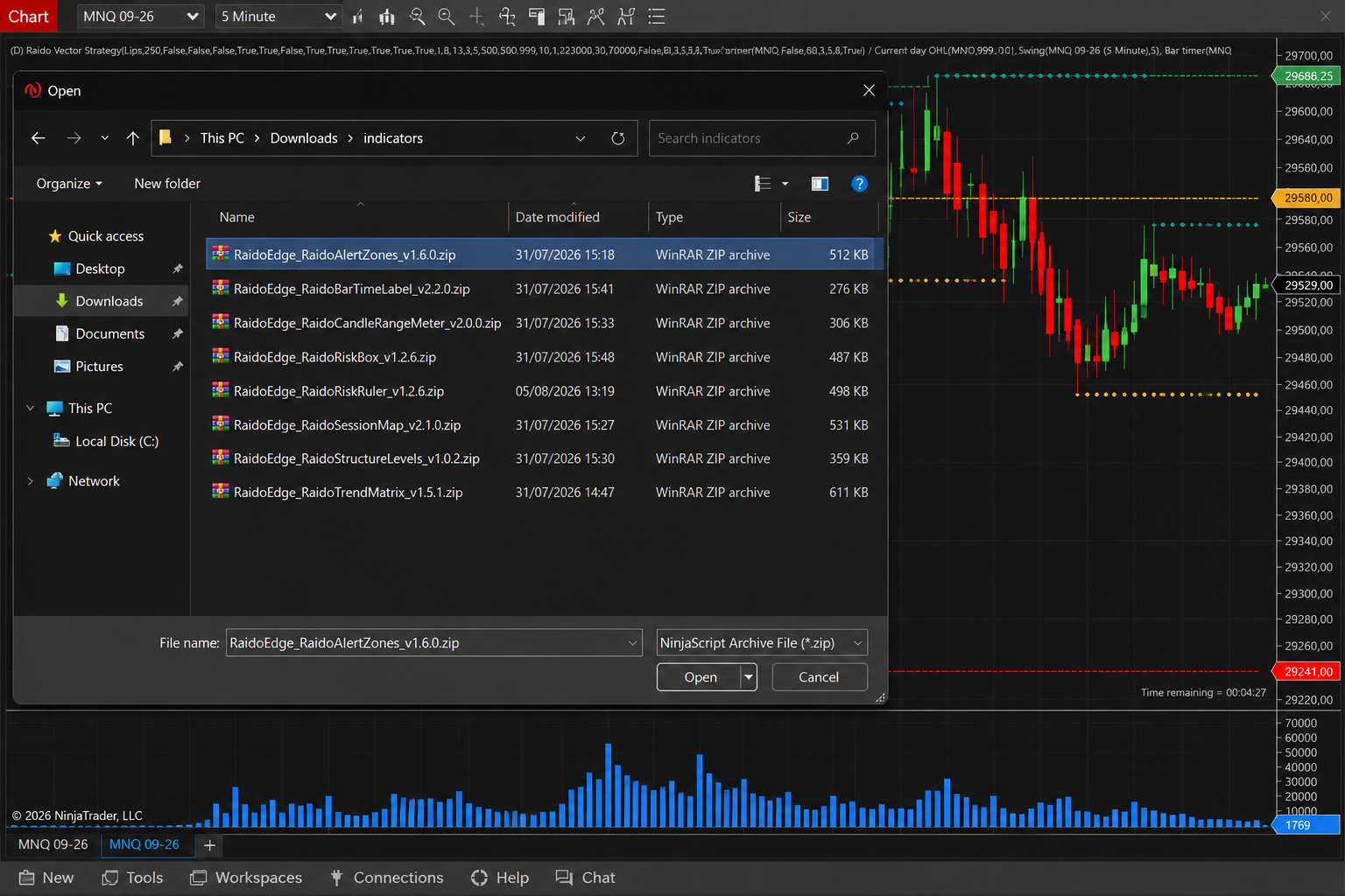 Selector de archivos de NinjaTrader 8 mostrando la selección del archivo ZIP del indicador